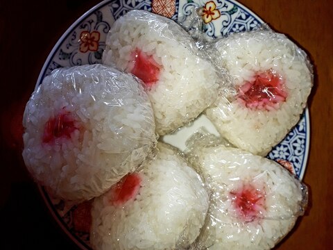 シンプル梅おにぎり